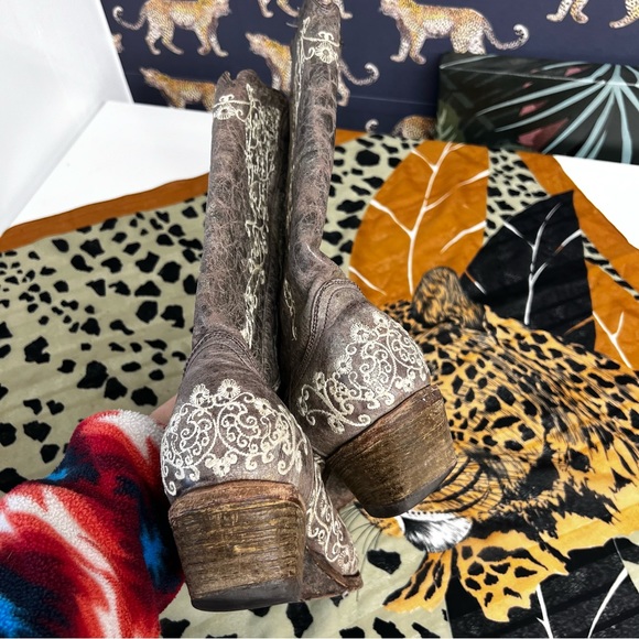 Corral Women's Crater with Bone Embroidery Western Boots - Snip Toe - Picture 5 of 8